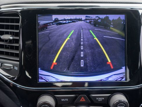 Used 2019 Jeep Grand Cherokee Altitude AWD/4WD image 19