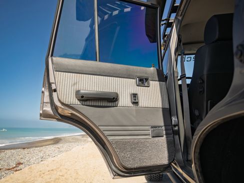 Used 1990 Toyota Land Cruiser image 39