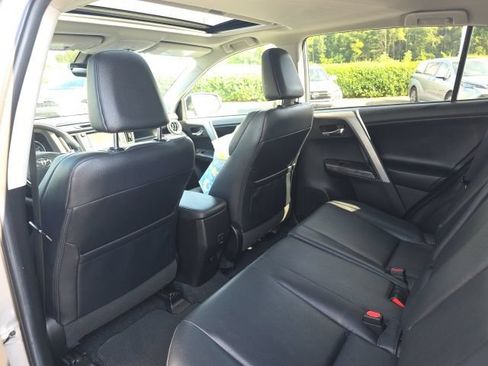Used 2018 Toyota RAV4 Platinum AWD/4WD image 12