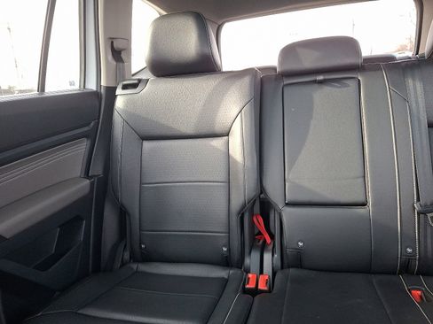 Certified 2022 Volkswagen Atlas SE w/ Panoramic Sunroof Package image 14