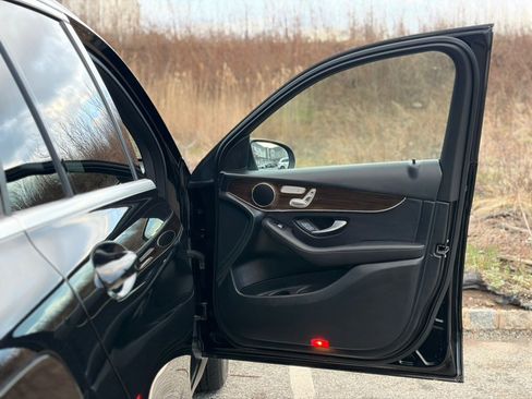 Used 2020 Mercedes-Benz GLC 300 4MATIC image 15