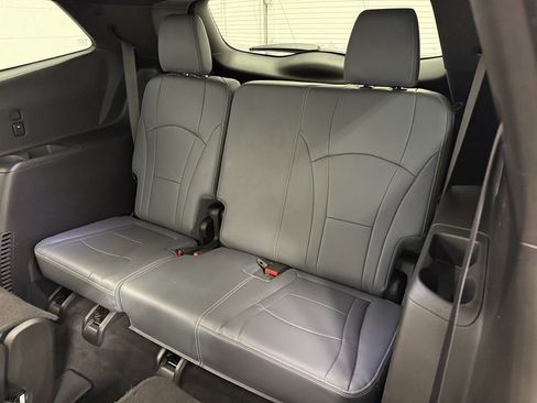 Used 2024 Buick Enclave Premium image 14