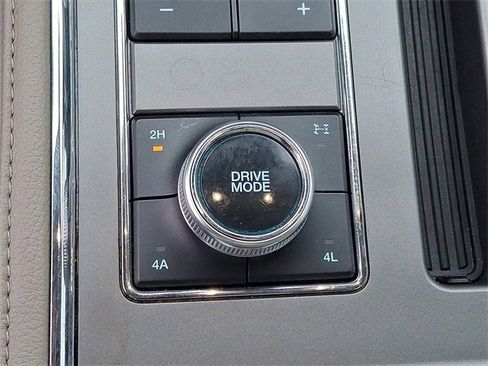 Used 2020 Ford Expedition Max XLT w/ Equipment Group 202A image 25