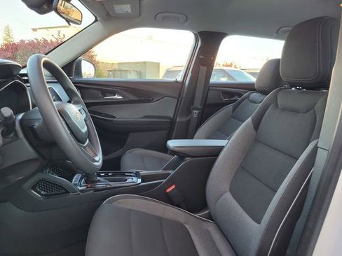 Used 2021 Chevrolet TrailBlazer LS image 12
