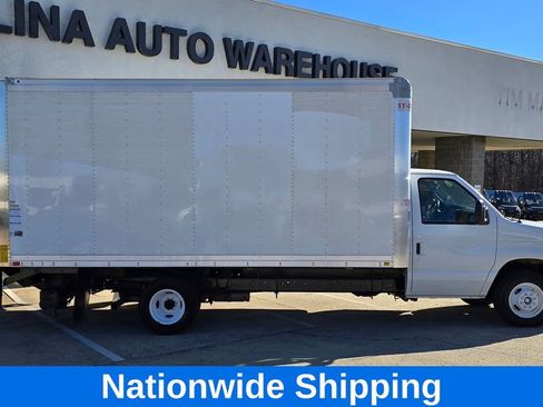 Used 2024 Ford E-350 and Econoline 350 Super Duty w/ Power Windows & Locks Group image 3