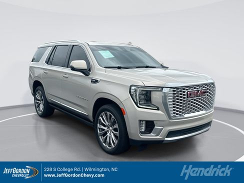 Used 2021 GMC Yukon Denali w/ Denali Premium Package AWD/4WD image 1