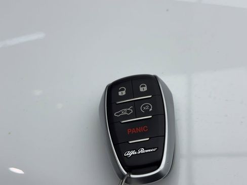 Used 2022 Alfa Romeo Stelvio Ti image 58