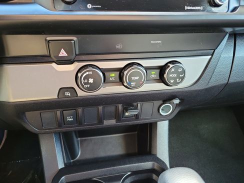 Used 2021 Toyota Tacoma SR w/ SR Convenience Package image 27