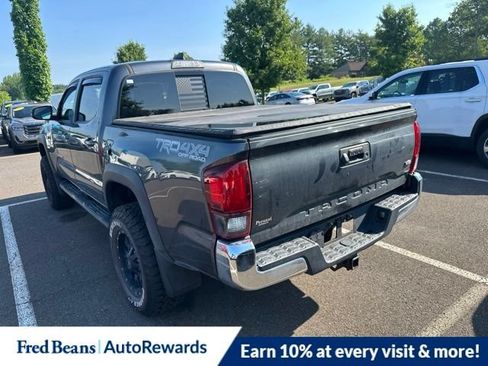 Used 2019 Toyota Tacoma TRD Off-Road AWD/4WD image 5