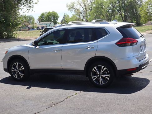 Used 2020 Nissan Rogue SV w/ Premium Package AWD/4WD image 8