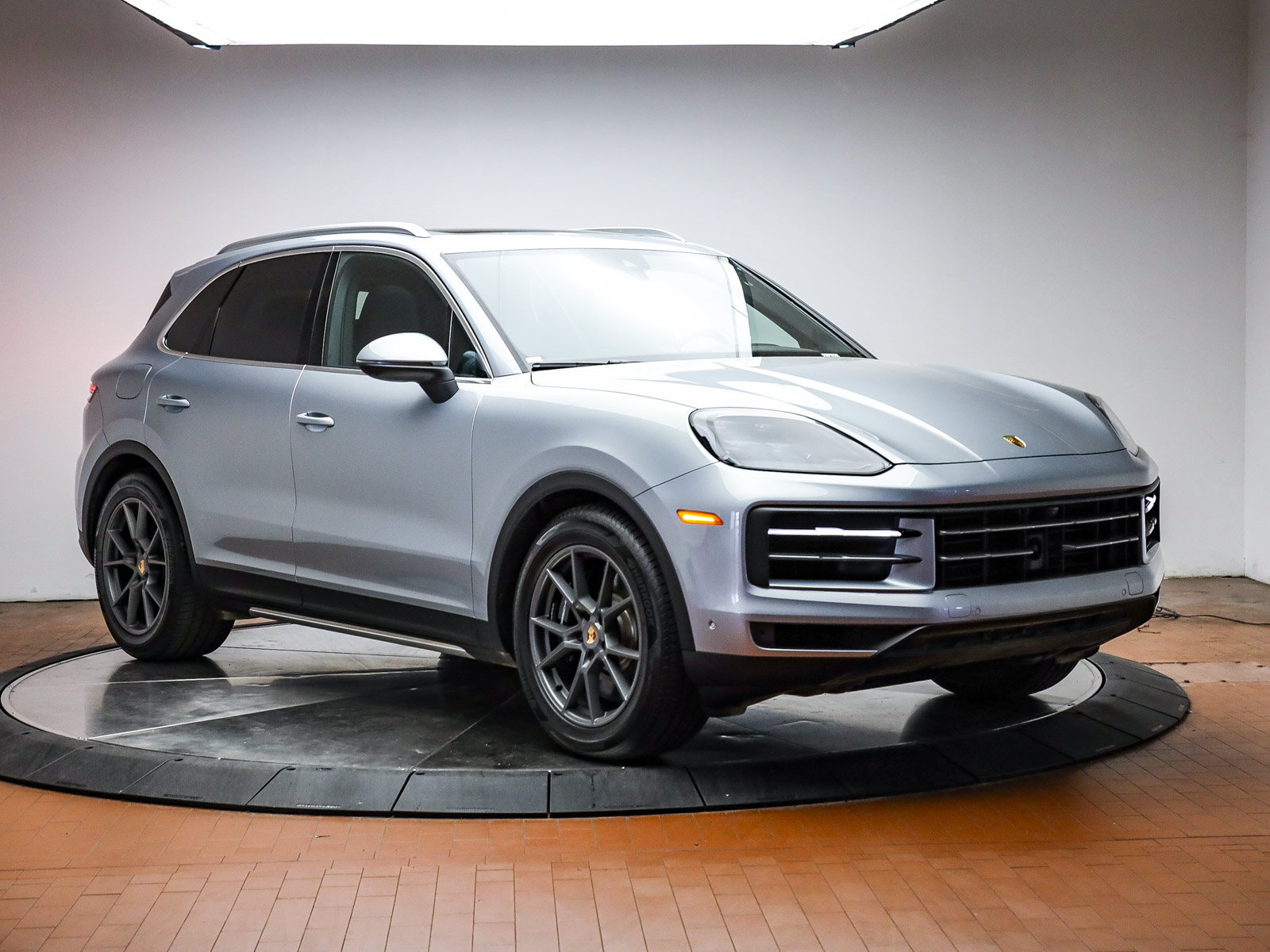 Certified 2025 Porsche Cayenne S AWD/4WD image 38
