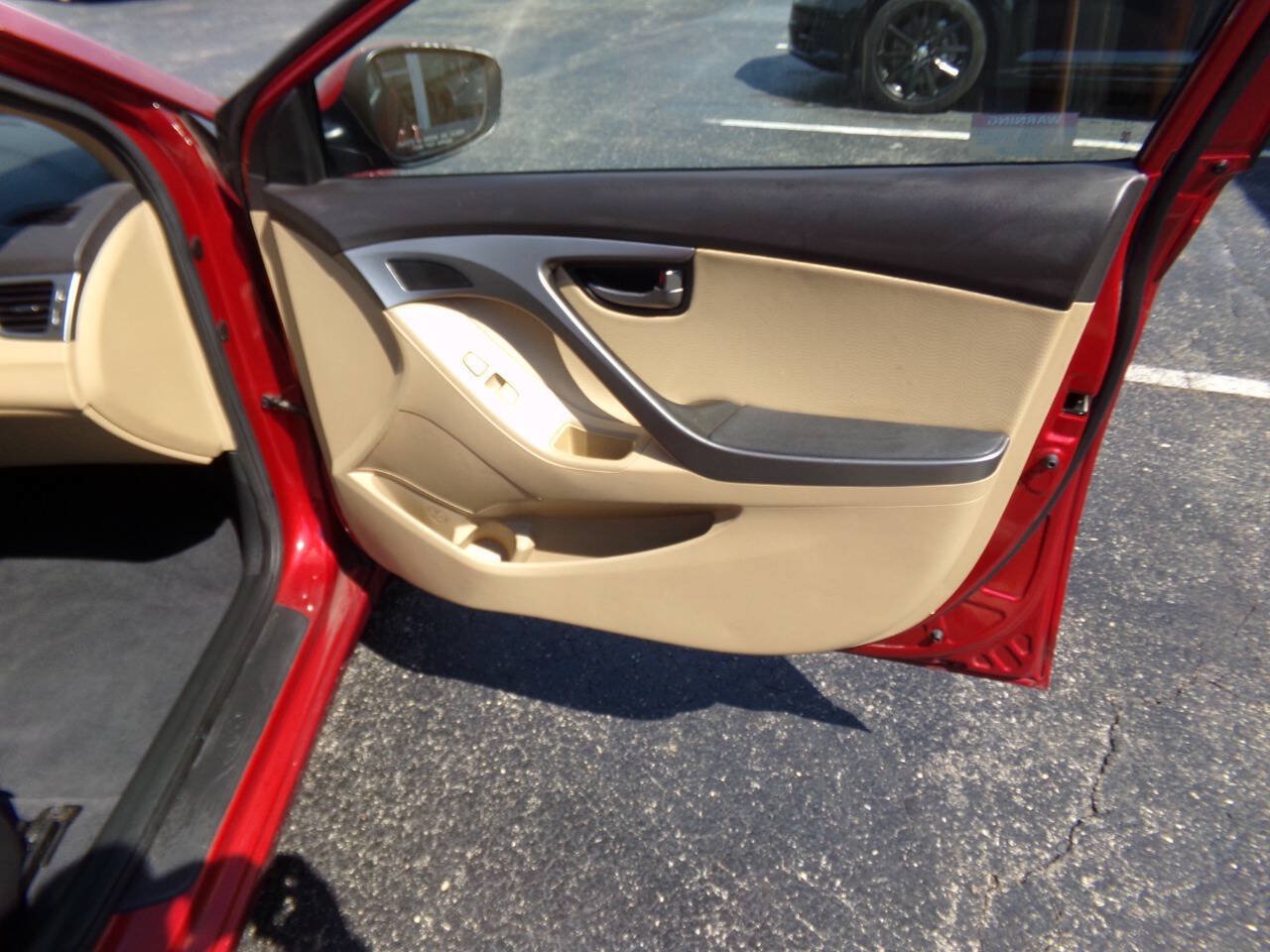Used 2013 Hyundai Elantra Limited FWD image 29