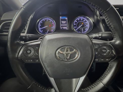 Used 2020 Toyota Camry SE image 18