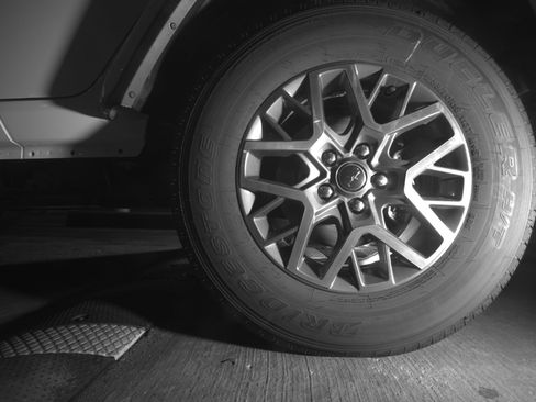 Used 2025 Jeep Wrangler Sahara image 14