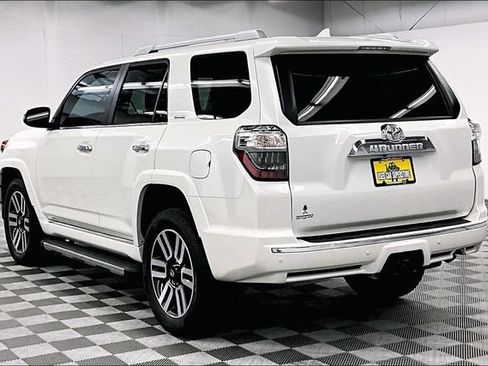 Used 2022 Toyota 4Runner Limited AWD/4WD image 2