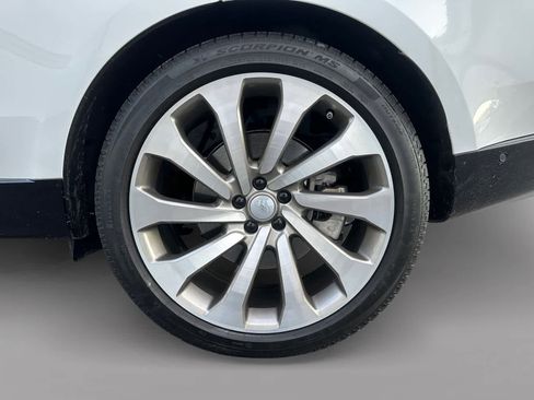 Certified 2025 Land Rover Range Rover Long Wheelbase SE image 37