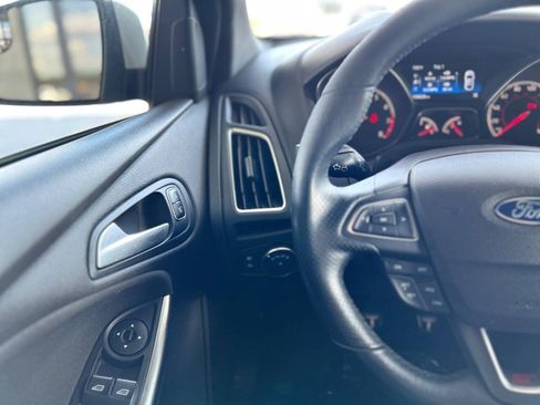 Used 2017 Ford Focus ST FWD image 69