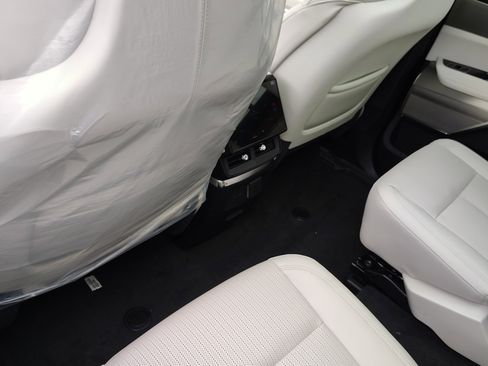 New 2026 Cadillac Vistiq Sport w/ LPO, Floor Liner Package image 28