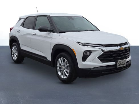 New 2026 Chevrolet TrailBlazer LS image 3
