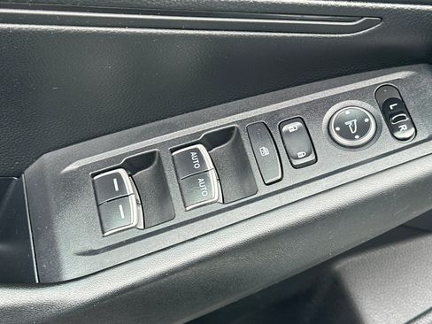 Used 2023 Honda Accord LX image 14