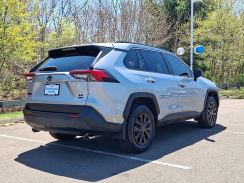 Used 2019 Toyota RAV4 LE w/ All Weather Liner Package AWD/4WD image 5