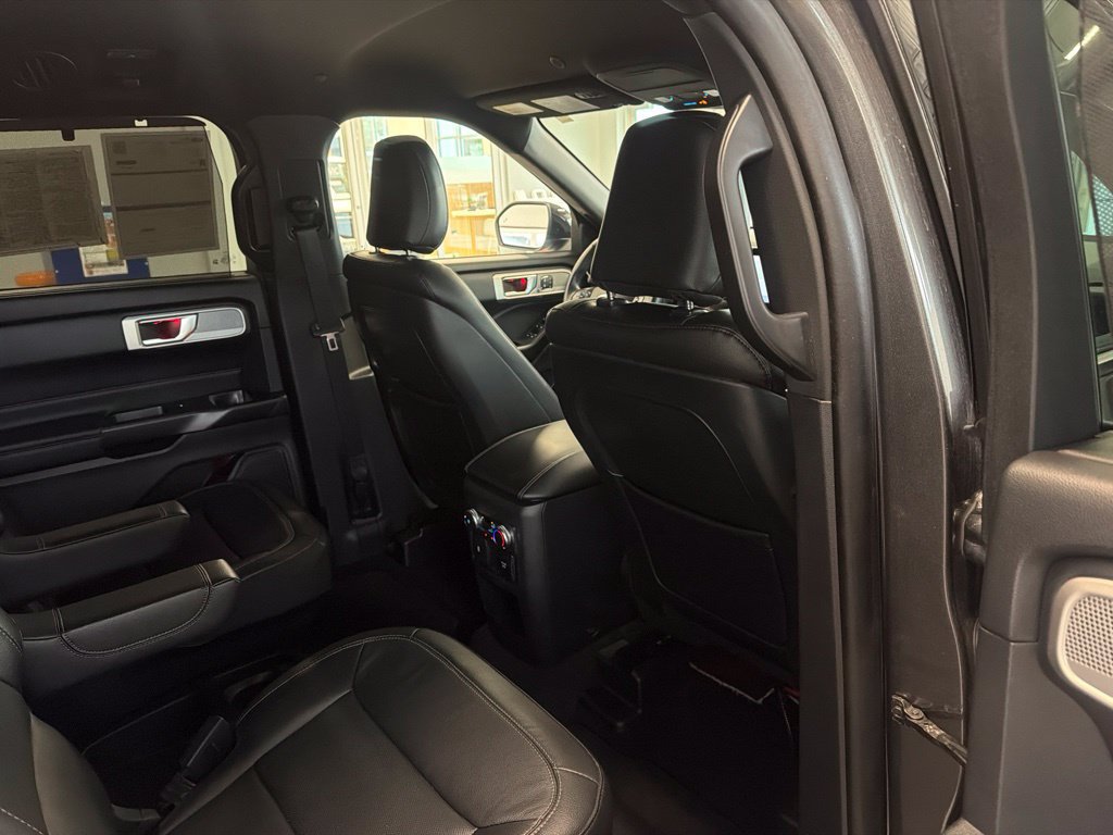 Used 2020 Ford Explorer Limited w/ Hybrid Equipment Group 310A AWD/4WD image 24