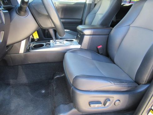 Used 2016 Toyota 4Runner SR5 image 15