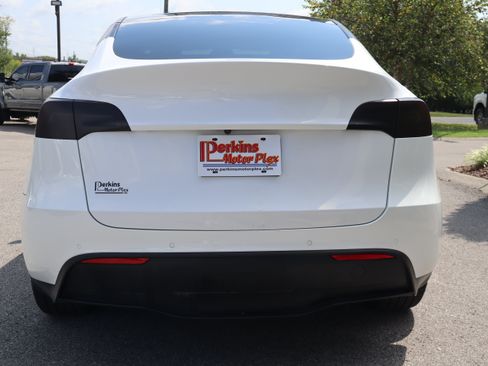 Used 2022 Tesla Model Y Long Range AWD/4WD image 8