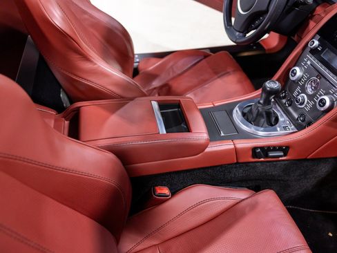 Used 2014 Aston Martin V8 Vantage Roadster RWD image 36