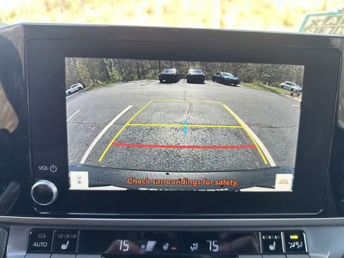 Certified 2025 Toyota Camry SE w/ Convenience Package image 26