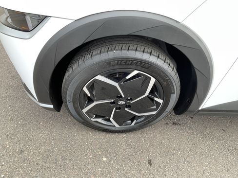 Certified 2024 Hyundai Ioniq 5 SE AWD/4WD image 9