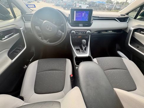 Used 2025 Toyota RAV4 XLE w/ Convenience Package FWD image 11