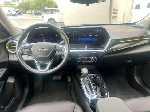 Used 2025 Chevrolet Trax ACTIV w/ Driver Confidence Package FWD image 22