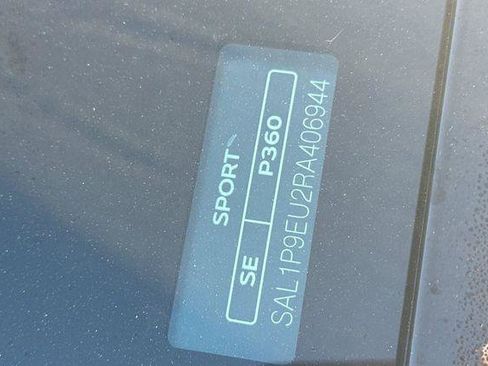 Used 2024 Land Rover Range Rover Sport SE image 3