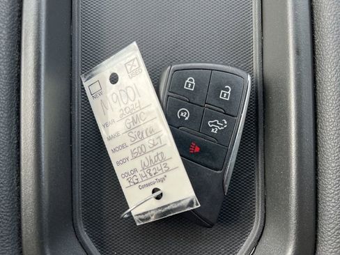 Used 2024 GMC Sierra 1500 SLT image 23