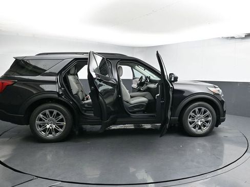 New 2026 Ford Explorer Active w/ Active Comfort Package image 34