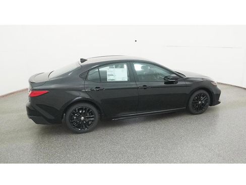 New 2026 Toyota Camry SE image 10