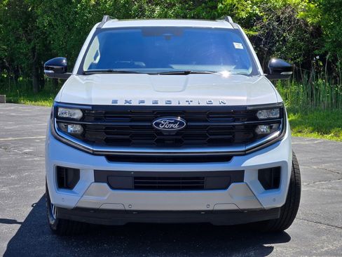 Used 2025 Ford Expedition Platinum AWD/4WD image 4