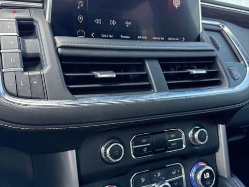 Used 2023 GMC Yukon SLT image 17