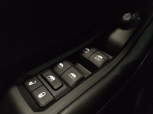 Used 2023 Jeep Grand Cherokee Laredo RWD image 27