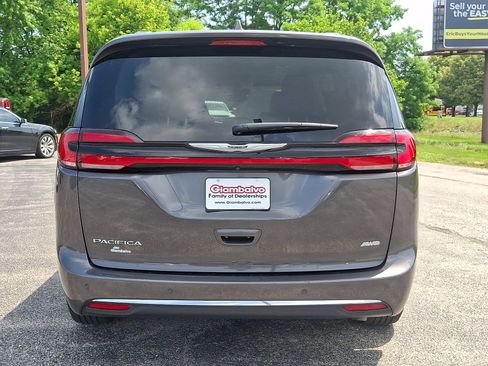 Used 2022 Chrysler Pacifica Touring-L AWD/4WD image 10
