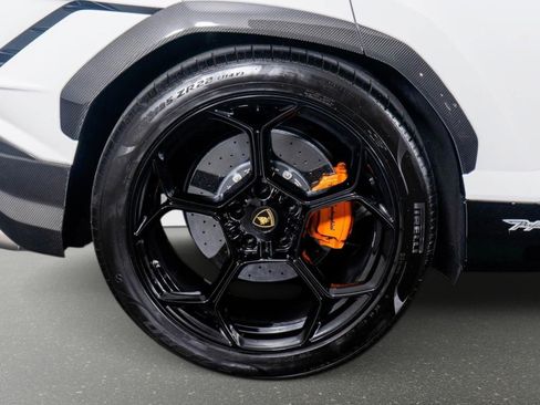 Used 2023 Lamborghini Urus Performante AWD/4WD image 10