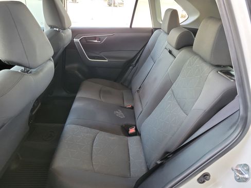 Used 2022 Toyota RAV4 XLE w/ Convenience Package image 27