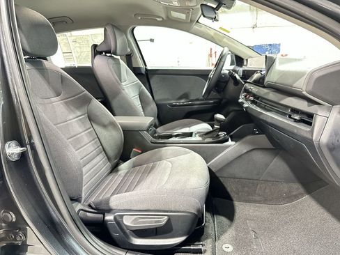 Used 2025 Kia K4 EX image 24