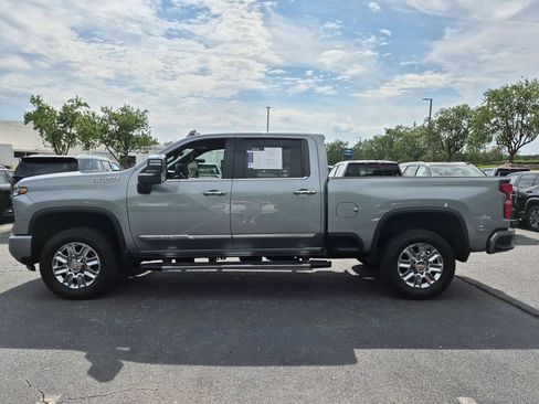 Used 2024 Chevrolet Silverado 2500 High Country w/ Technology Package AWD/4WD image 12