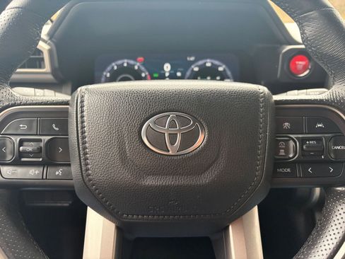 Used 2025 Toyota 4Runner TRD Off-Road image 28