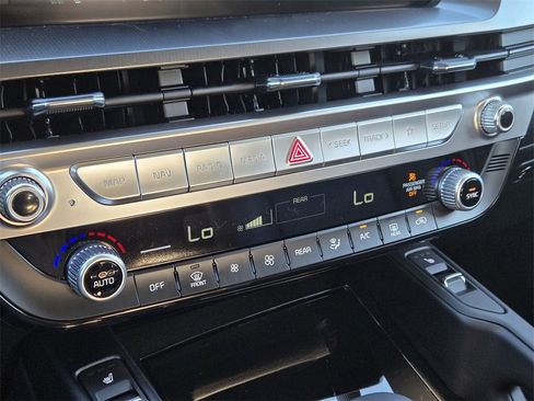 New 2025 Kia Telluride S image 14