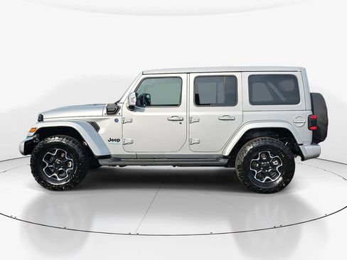 Used 2022 Jeep Wrangler Unlimited Sahara image 8