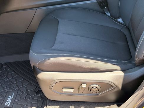 Used 2023 Jeep Grand Cherokee Laredo X RWD image 18