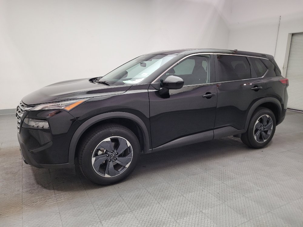 Used 2025 Nissan Rogue SV FWD image 2
